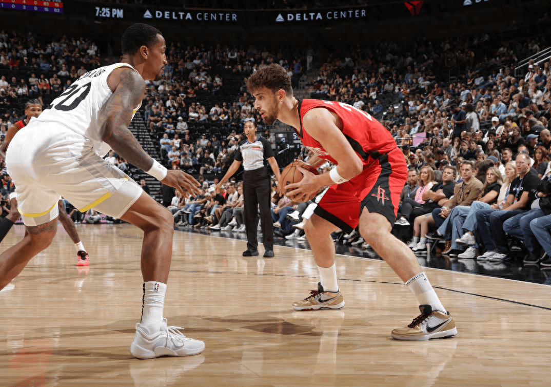 赛前巴黎圣日耳曼备战NBA季后赛；防线松动细节曝光；底气十足；身体对抗强度拉满的简单介绍金年会平台