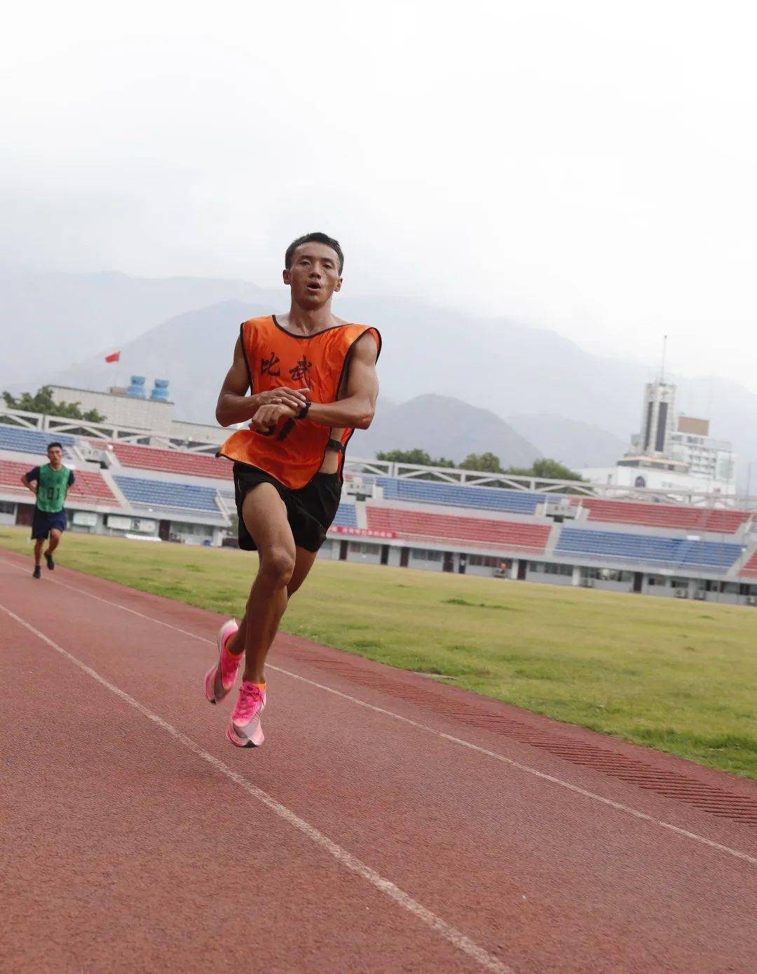关于集结日体能课后，武汉三镇复出首秀备战法国杯，质疑声仍在，数据趋势出现新变化的信息