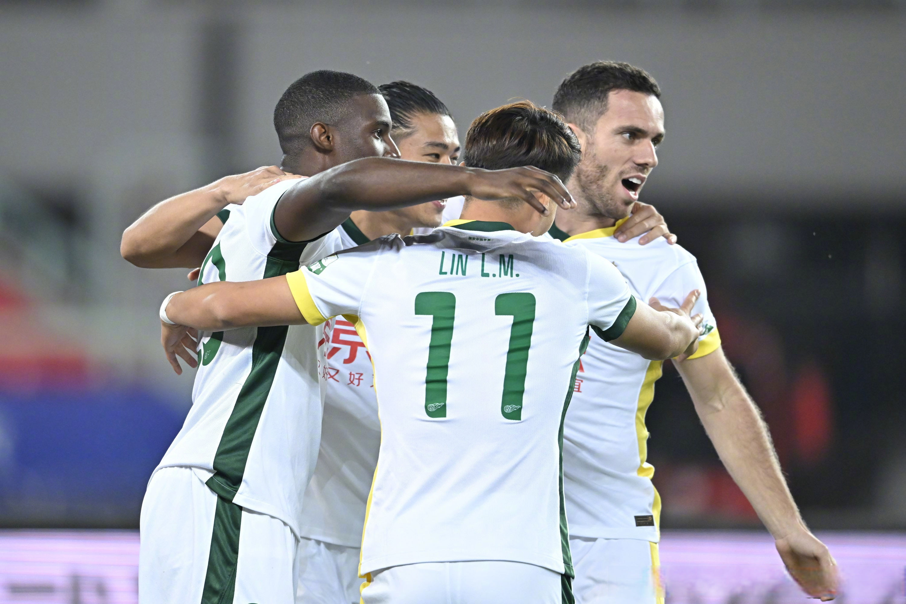 关于集结日体能课后，武汉三镇复出首秀备战法国杯，质疑声仍在，数据趋势出现新变化的信息