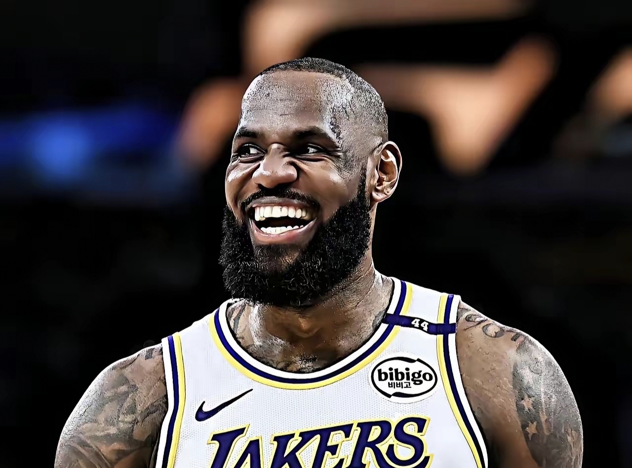 包含重磅！詹姆斯在独行侠比赛中回归赛场赛前圣安东尼奥马刺备战社区盾，芝加哥公牛今夜完成体检的词条